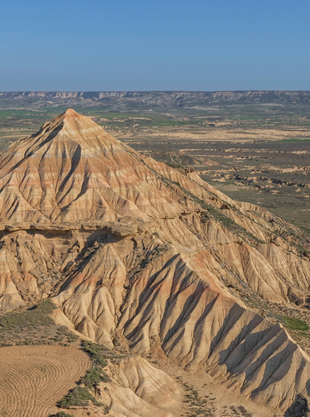 À travers les Bardenas : la chevauchée sauvage de l’Espagne oubliée